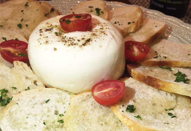 BURRATA-VINO-I-CUCINA