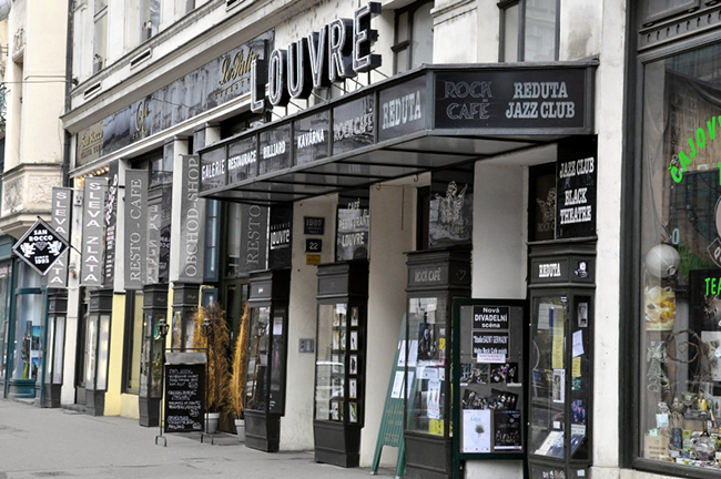 cafe louvre