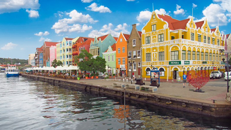 Conheça Willemstad, a capital de Curaçao