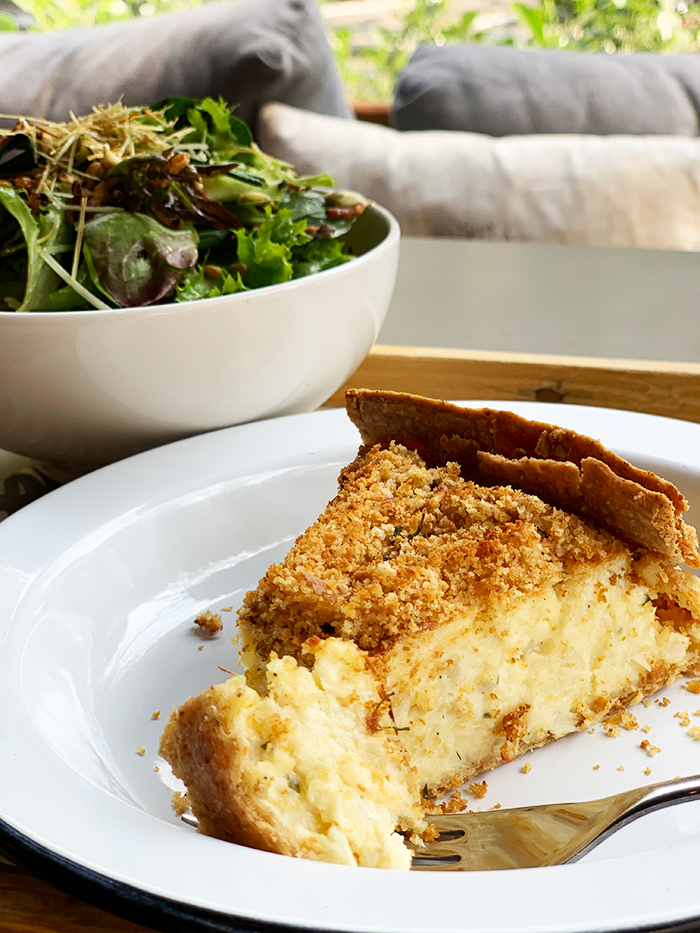 Torta de palmito com salada de grãos da Padoca do Maní (Foto: Tina Bornstein)