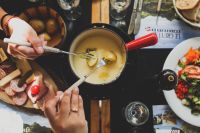 Onde comer fondue e raclete em Courchevel, na França