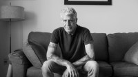 Último livro de viagens de Anthony Bourdain é lançado