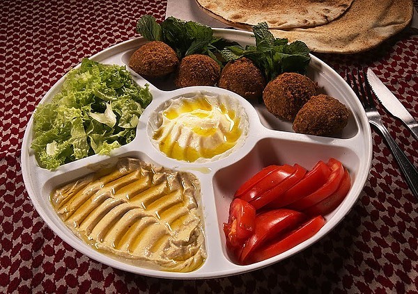 Foto do Mezze, combo com iguarias árabes do Syria