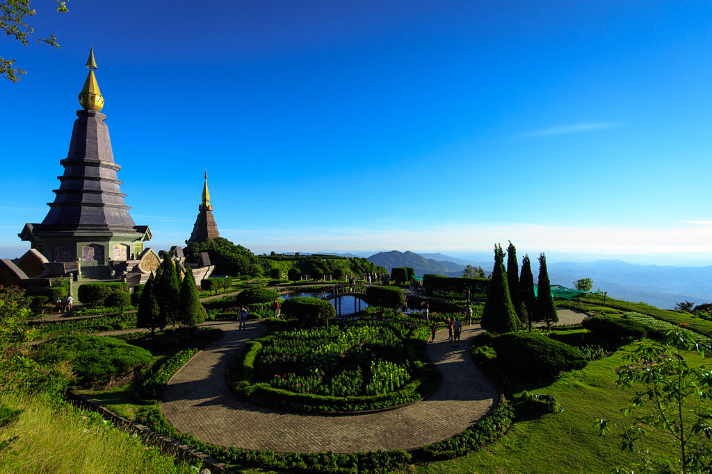 Monumento num dos pontos mais altos do Doi Inthanon, montanha na Tailândia