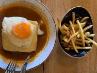 5 restaurantes para comer a tradicional francesinha, sanduíche típico de Porto